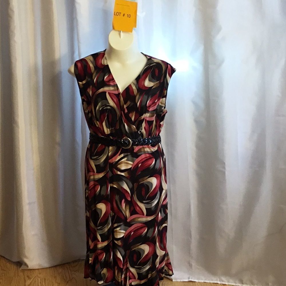 Multicolored V Neck Sleeveless Dressin Size20